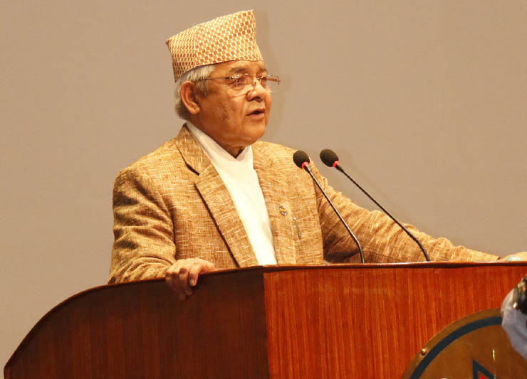गौतमद्वारा तीन प्रस्ताव सहित फरक दस्तावेज पेस