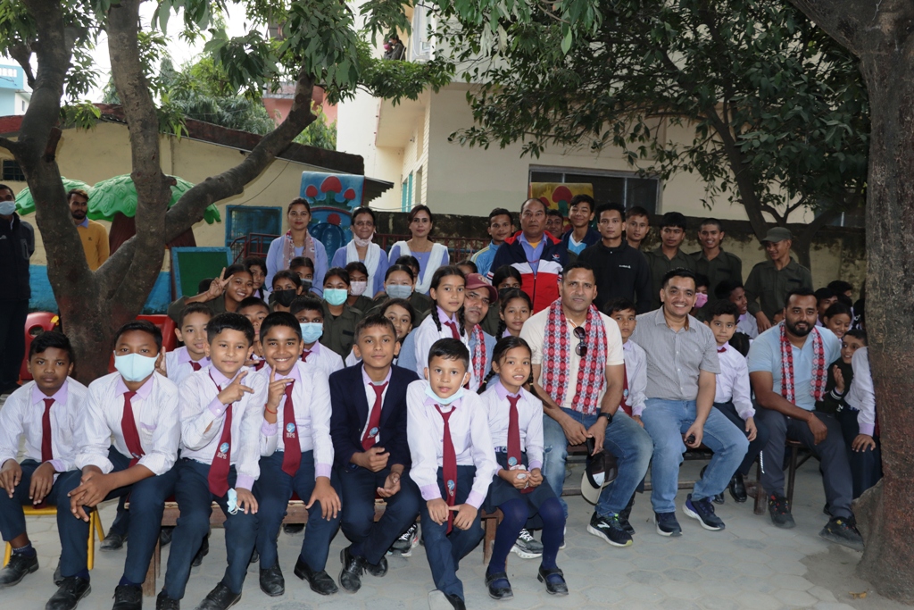 ब्राइट वे मा नोस्टाल्जिक बनेका कीर्तिमानी दीपक