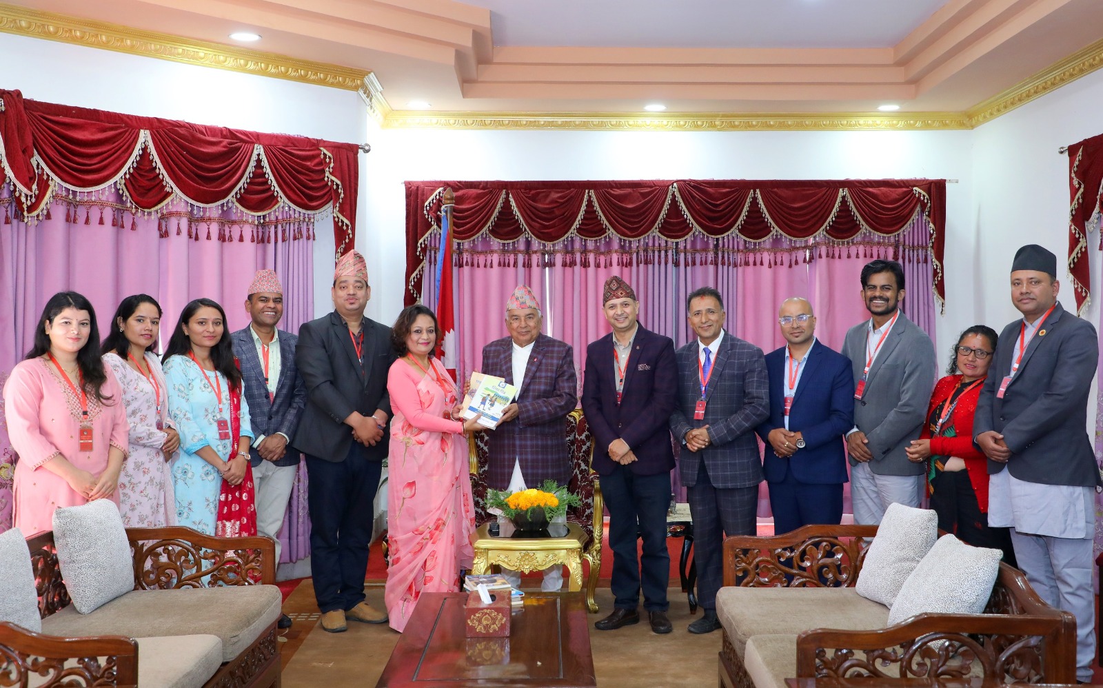 विद्यार्थी विदेशिने प्रवृत्ति रोक्न कलम चलाउनुहोस् : राष्ट्रपति पौडेल